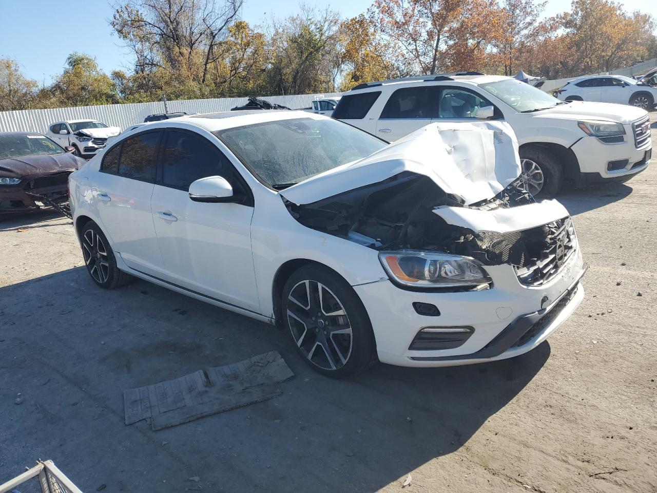 2017 VOLVO S60
