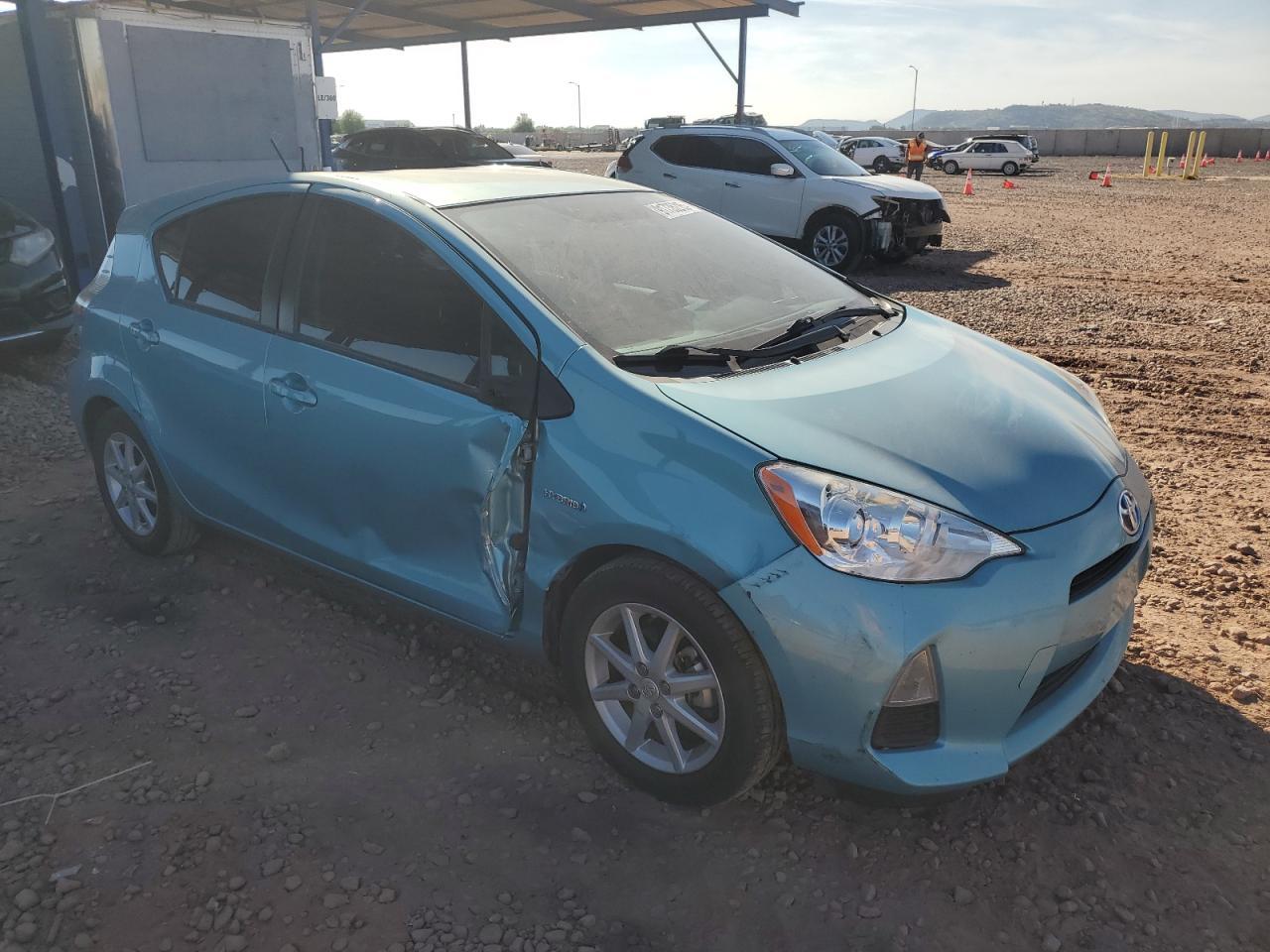 2014 TOYOTA Prius c