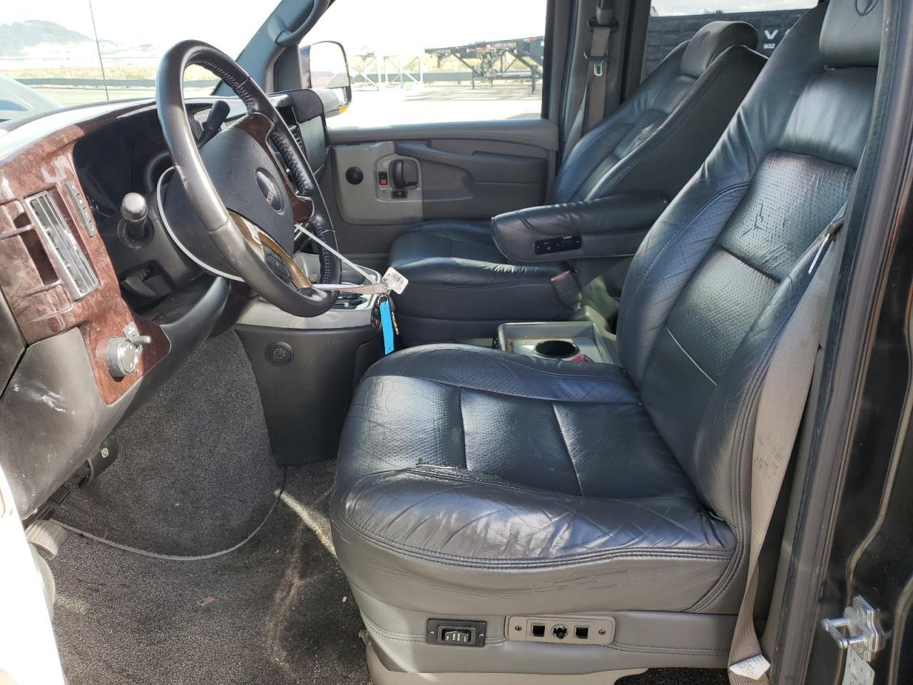 2010 GMC Savana