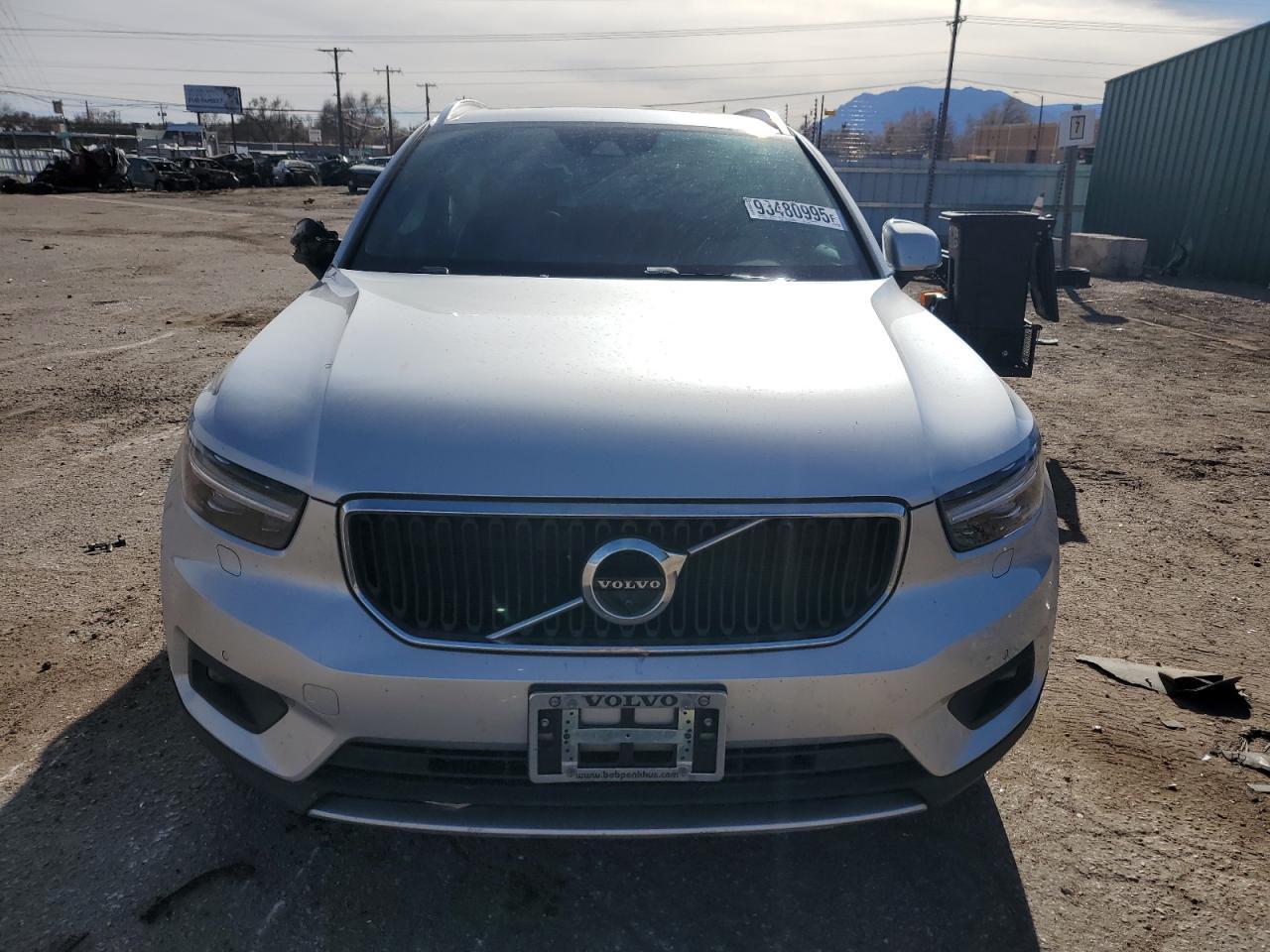 2019 VOLVO XC40