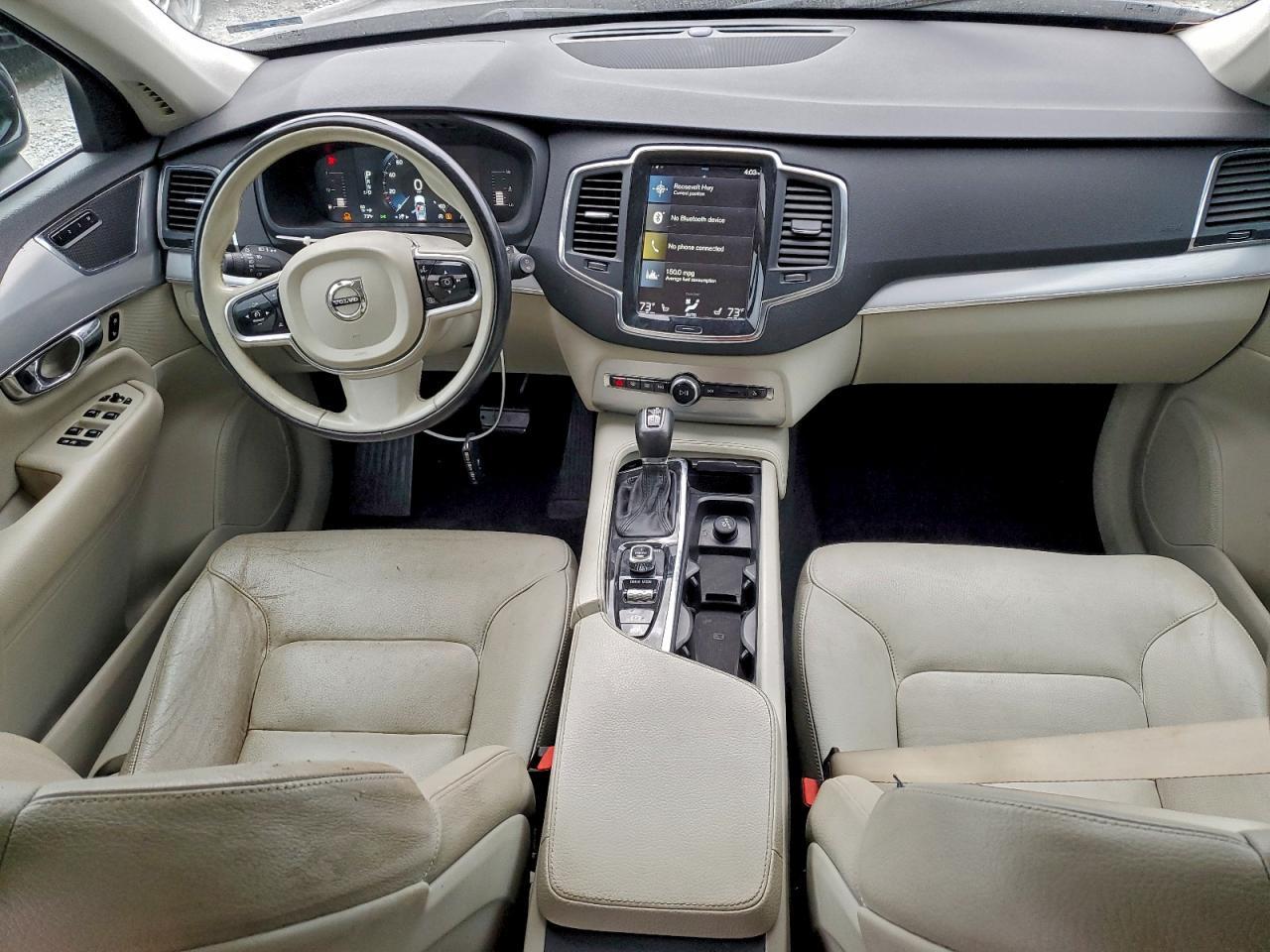 2017 VOLVO XC90