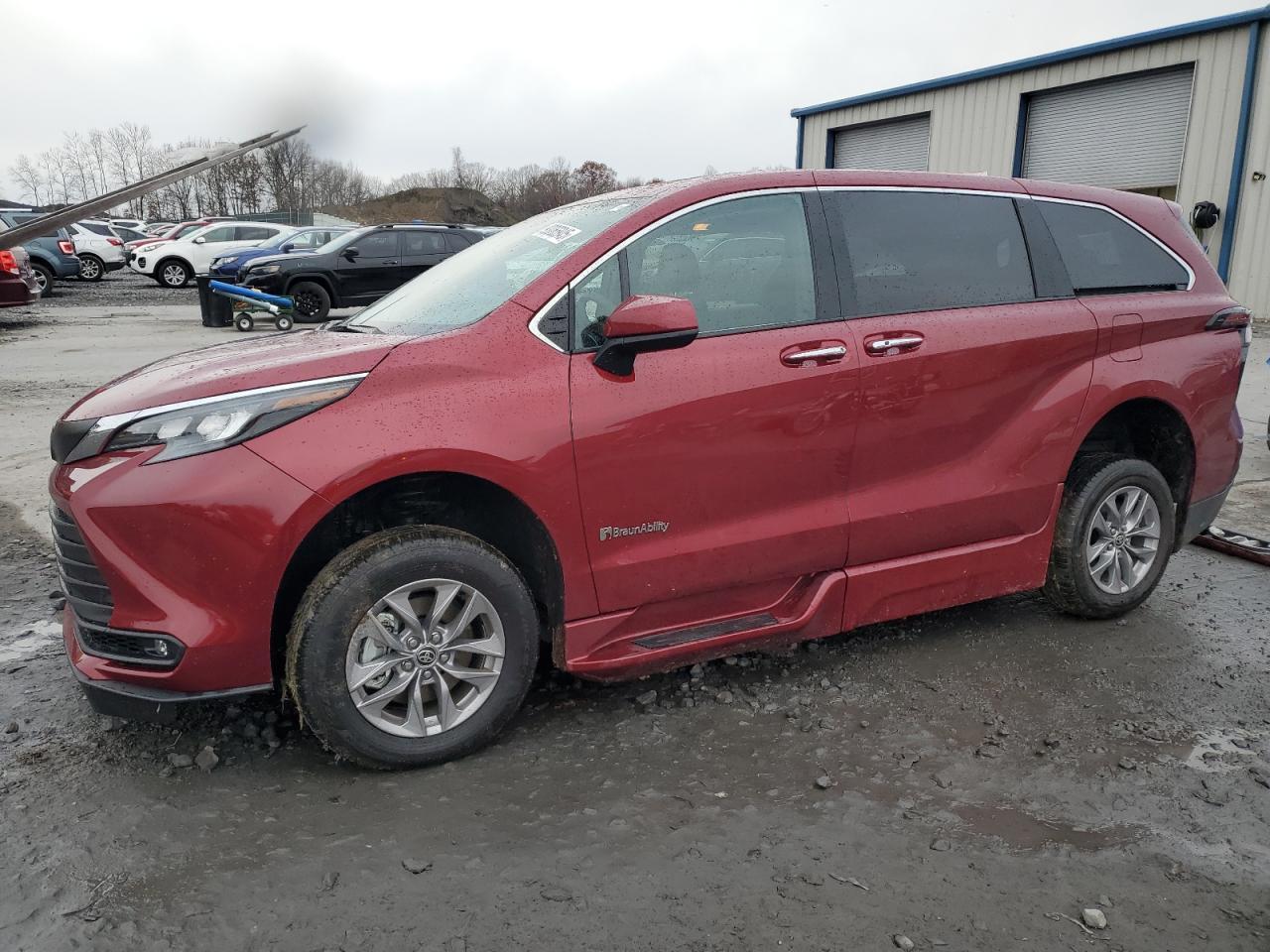 2025 TOYOTA SIENNA