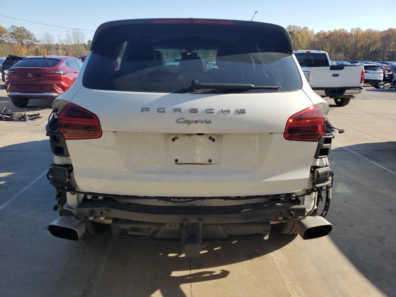 2017 PORSCHE CAYENNE