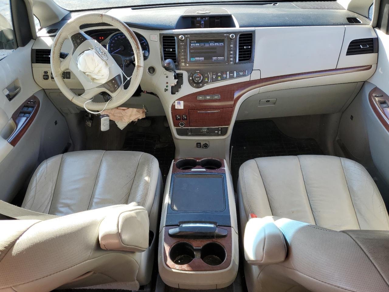 2014 TOYOTA SIENNA
