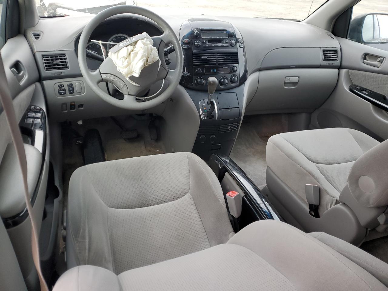 2005 TOYOTA SIENNA