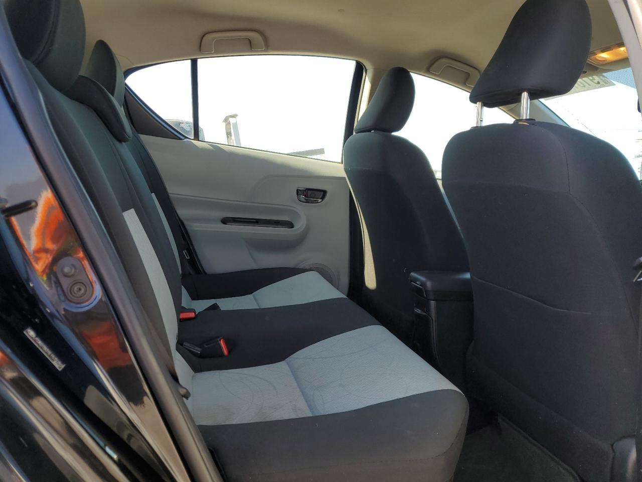 2014 TOYOTA Prius c