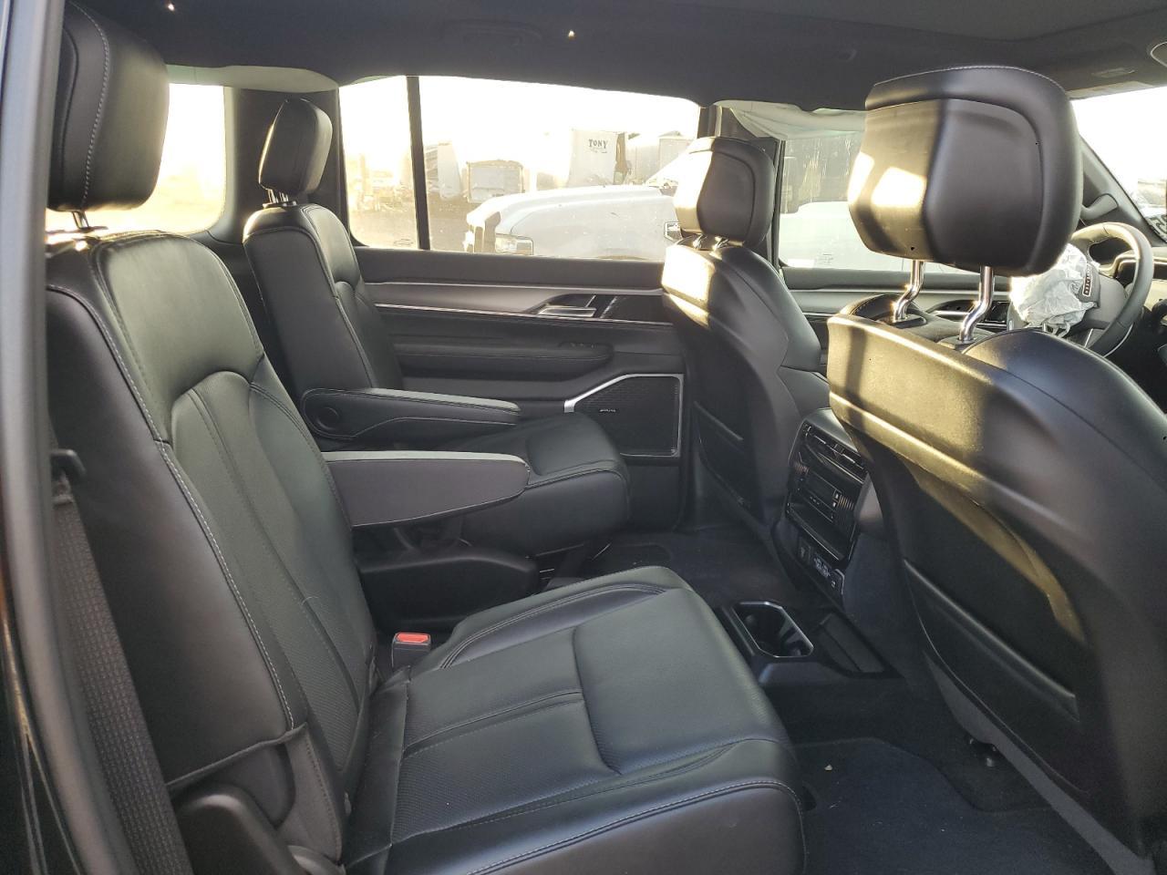 2024 JEEP Wagoneer