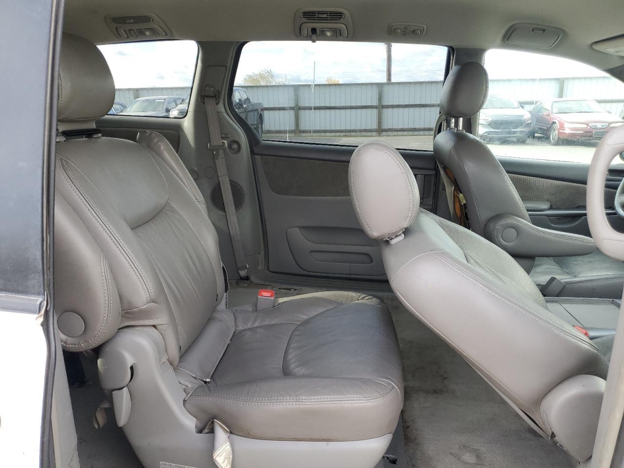 2008 TOYOTA SIENNA