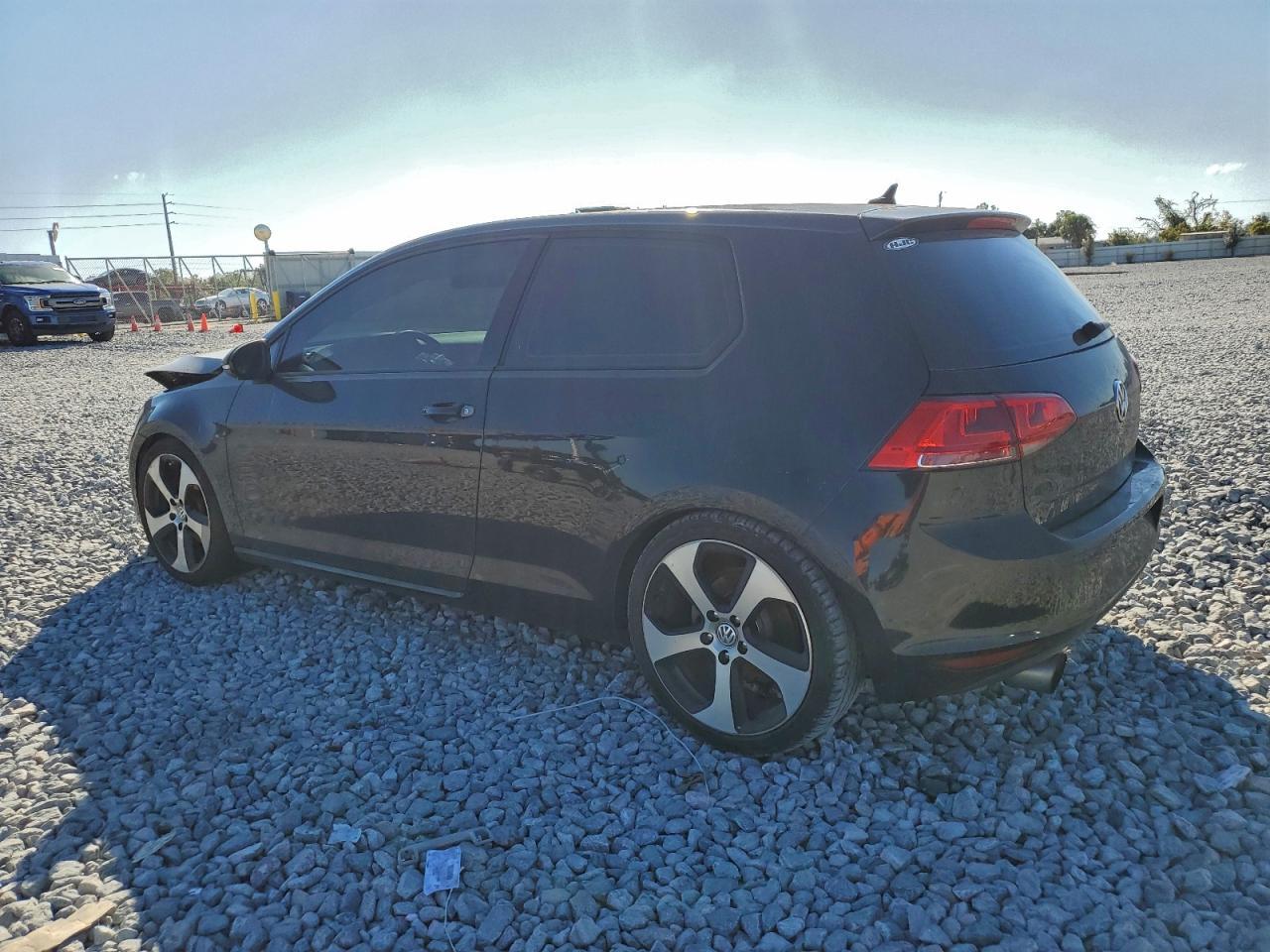 2016 VOLKSWAGEN GOLF