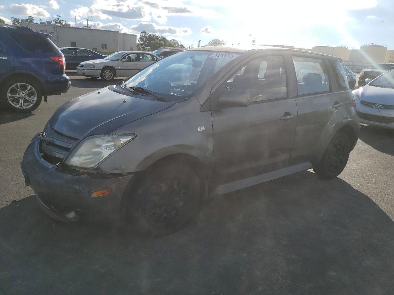 2005 TOYOTA SCION