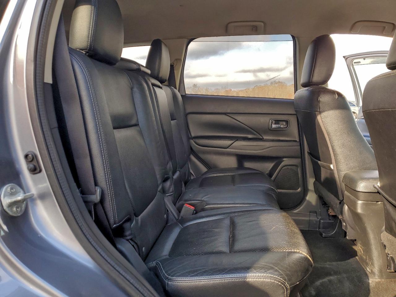 2017 MITSUBISHI outlander