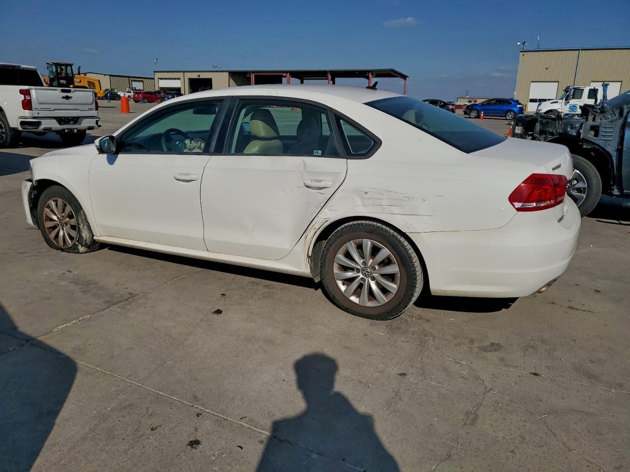 2012 VOLKSWAGEN Passat