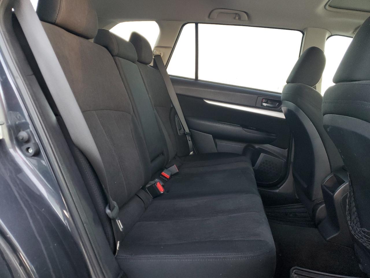 2013 SUBARU Outback
