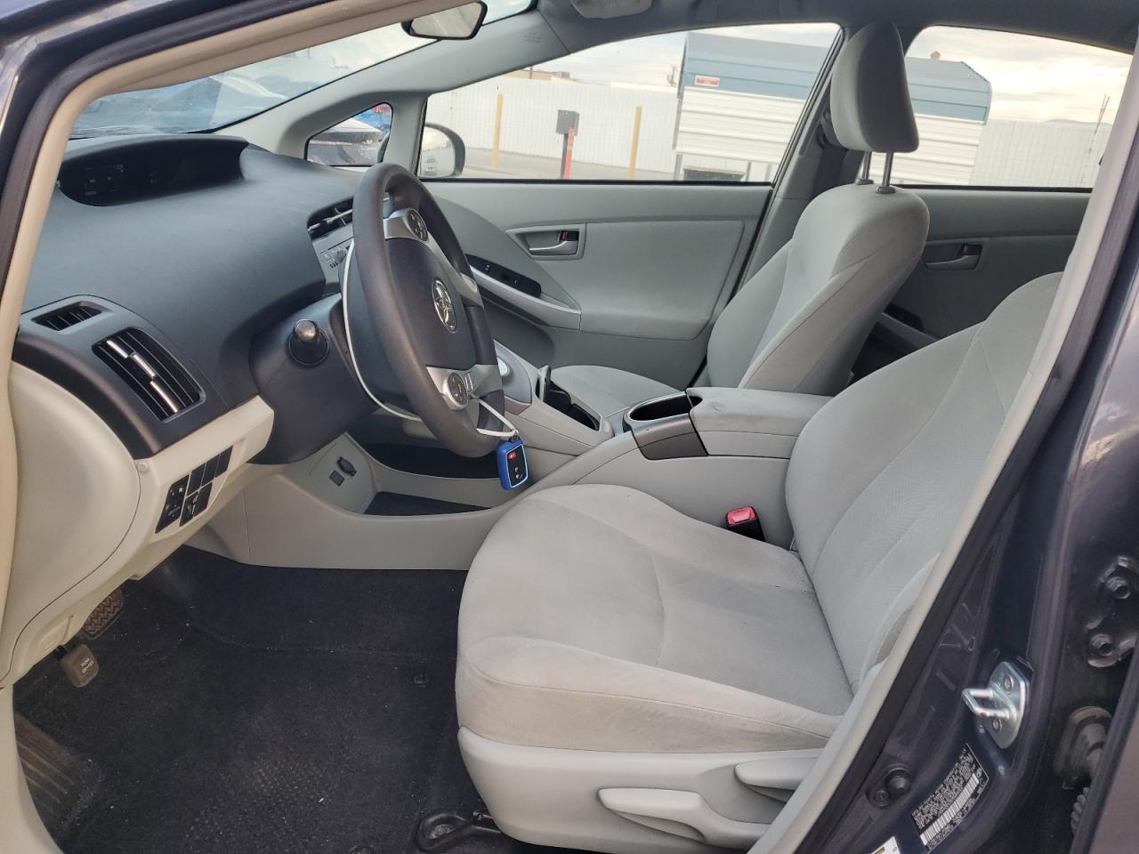 2013 TOYOTA PRIUS