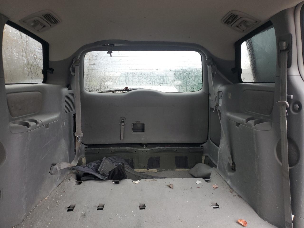 2004 TOYOTA SIENNA