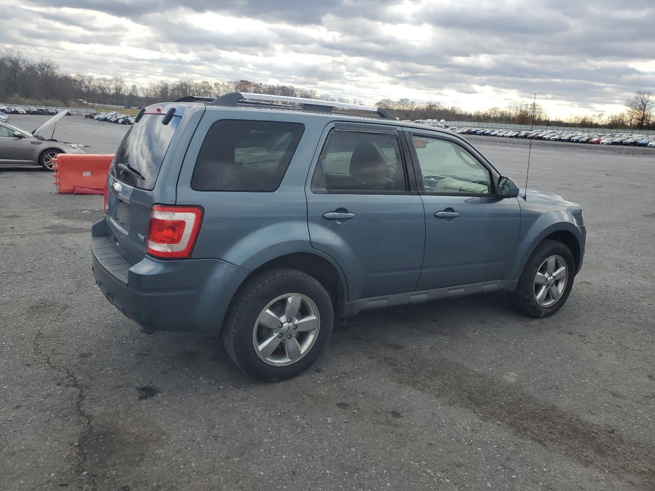 2011 FORD ESCAPE