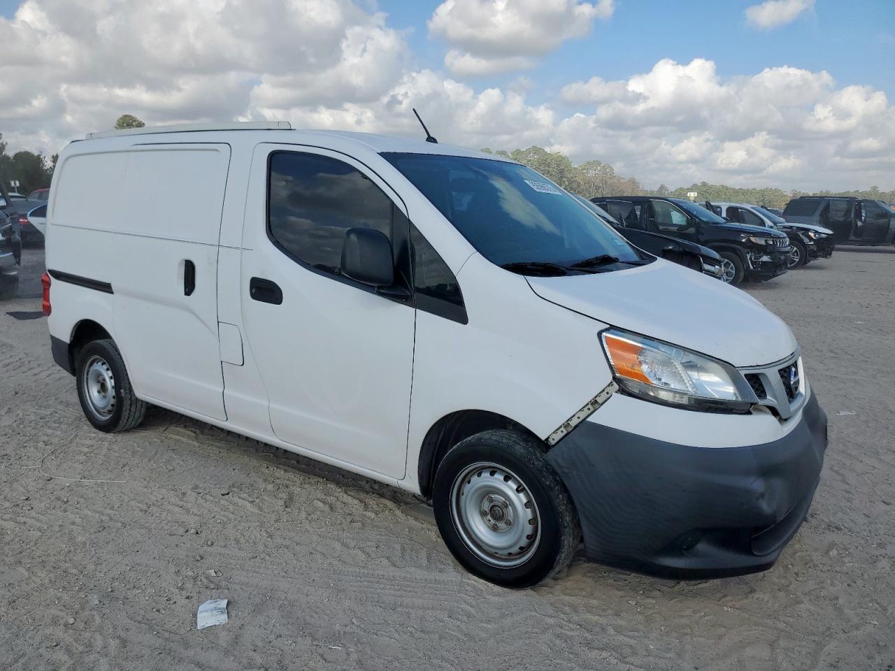 2017 NISSAN NV 200