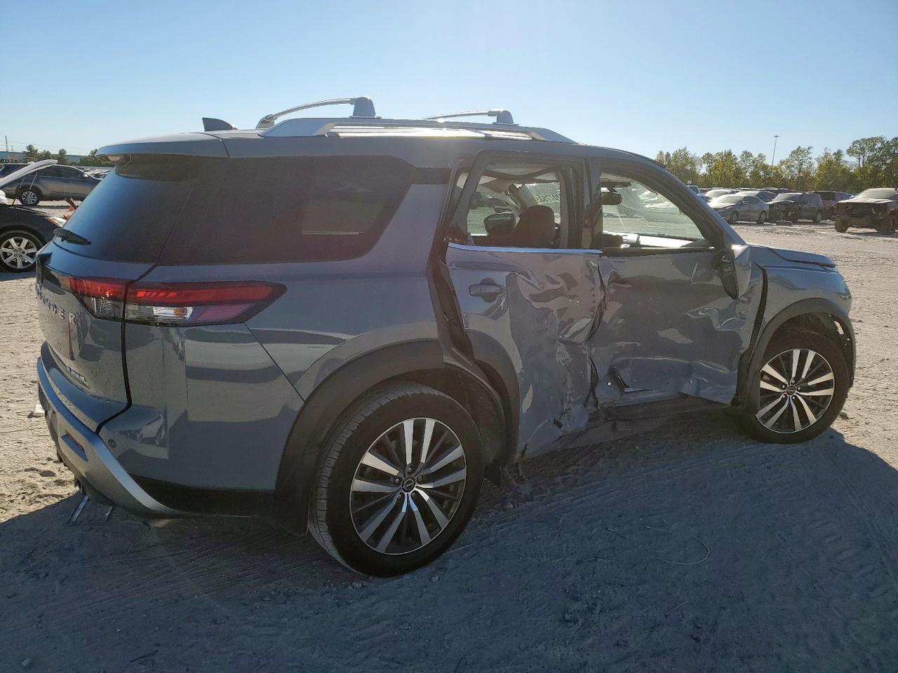 2022 NISSAN PATHFINDER