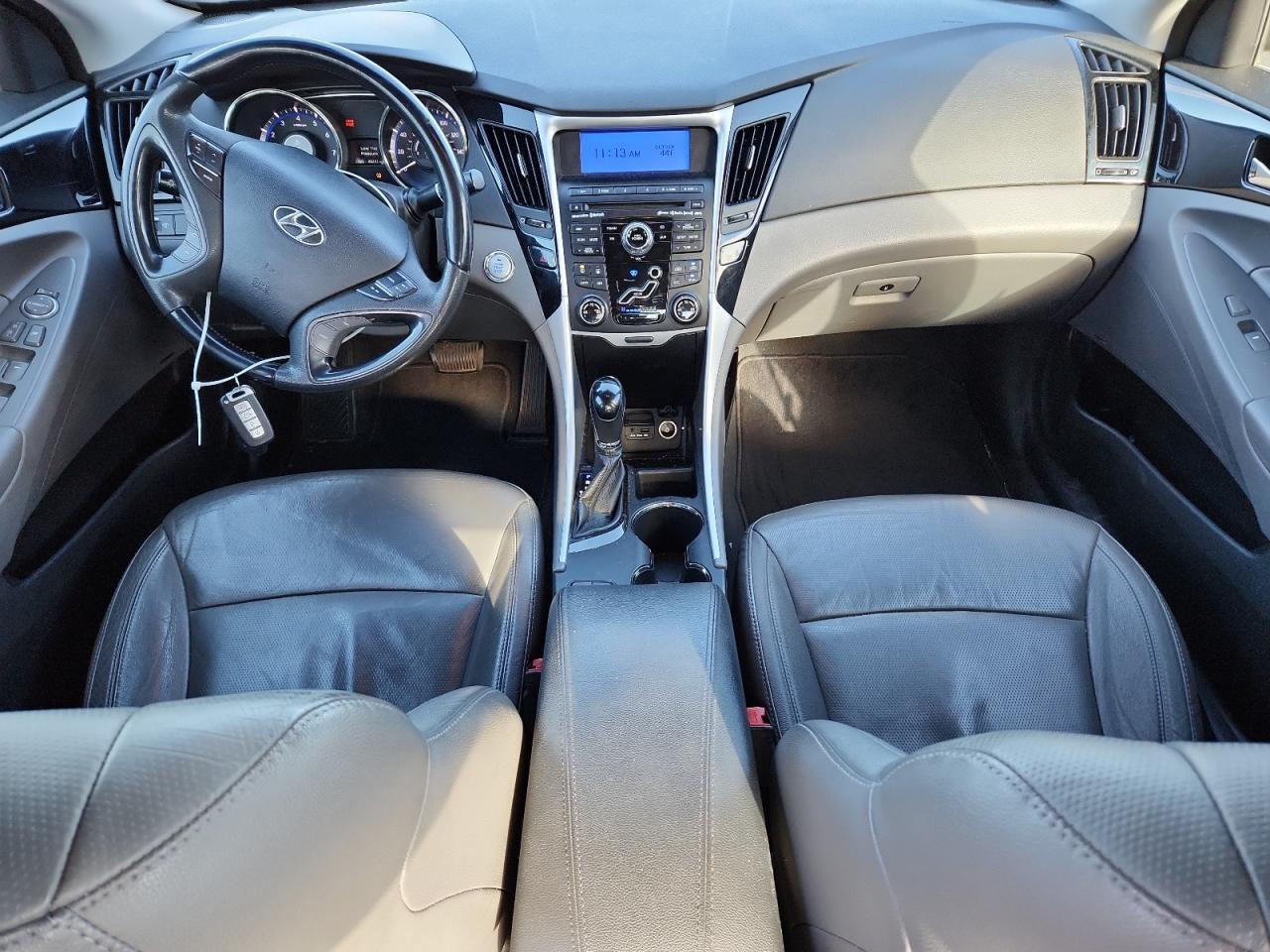2011 HYUNDAI SONATA
