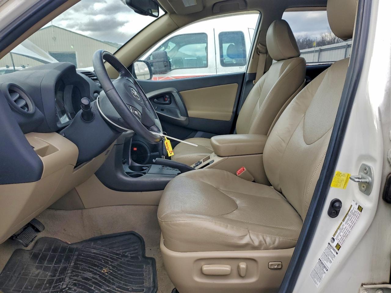 2011 TOYOTA RAV4