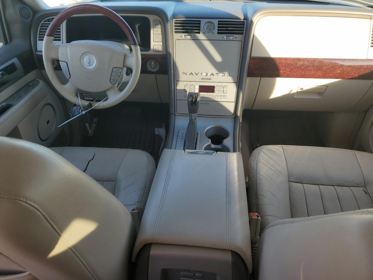 2004 LINCOLN Navigator