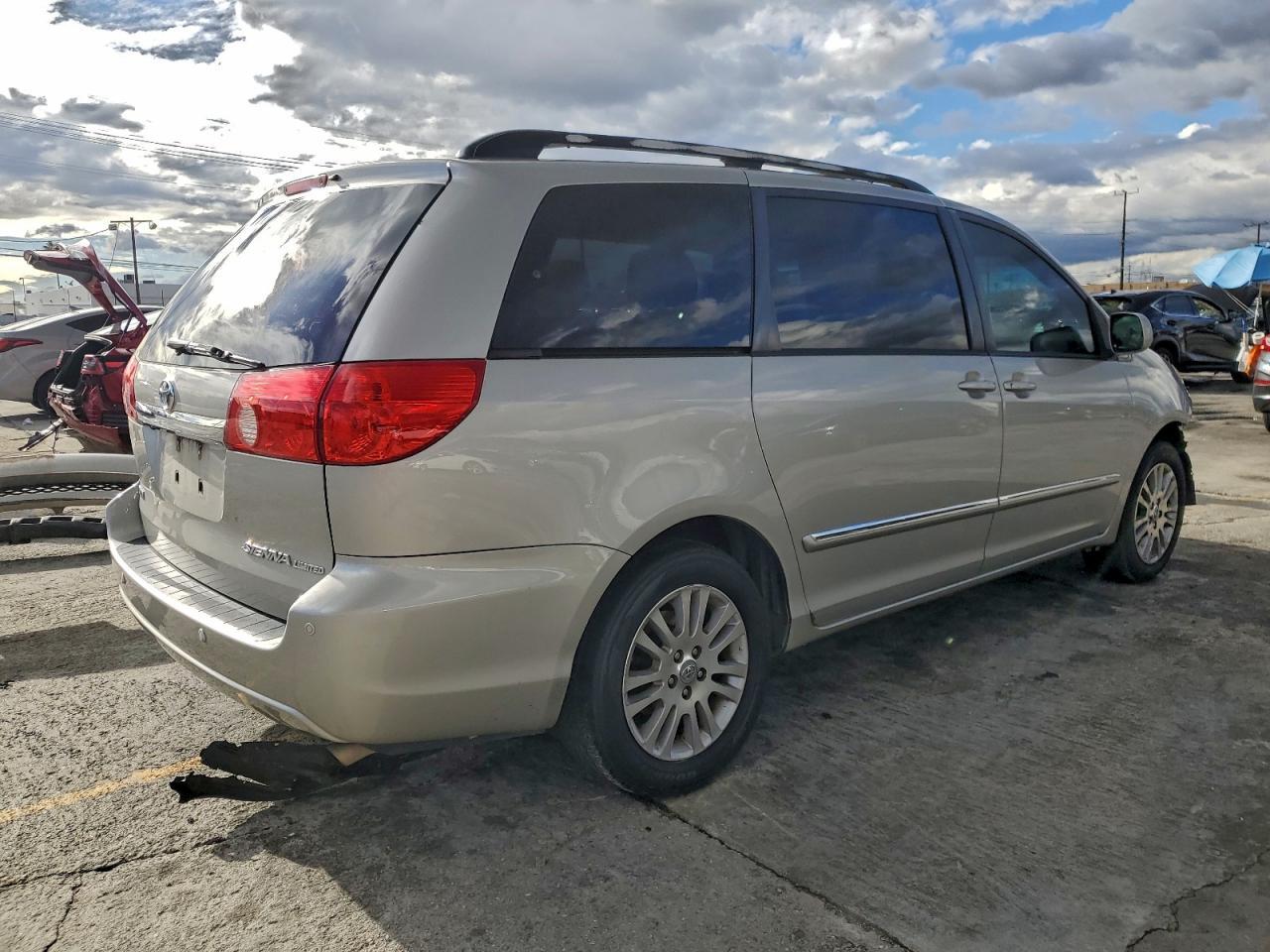 2008 TOYOTA SIENNA