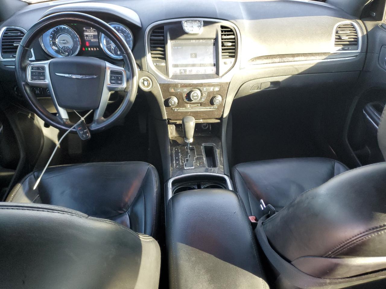 2011 CHRYSLER 300