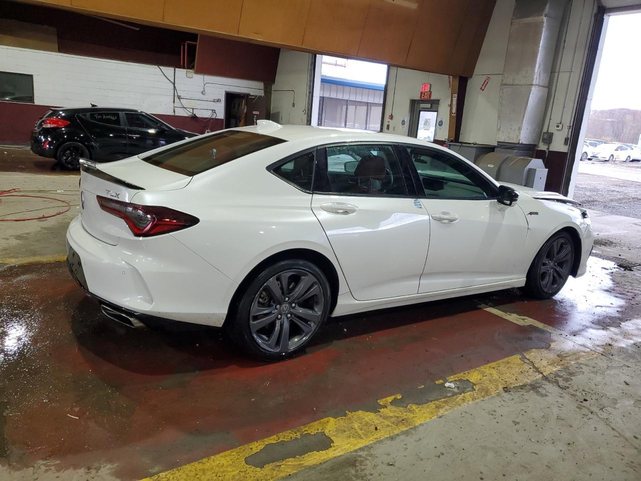 2022 ACURA TLX
