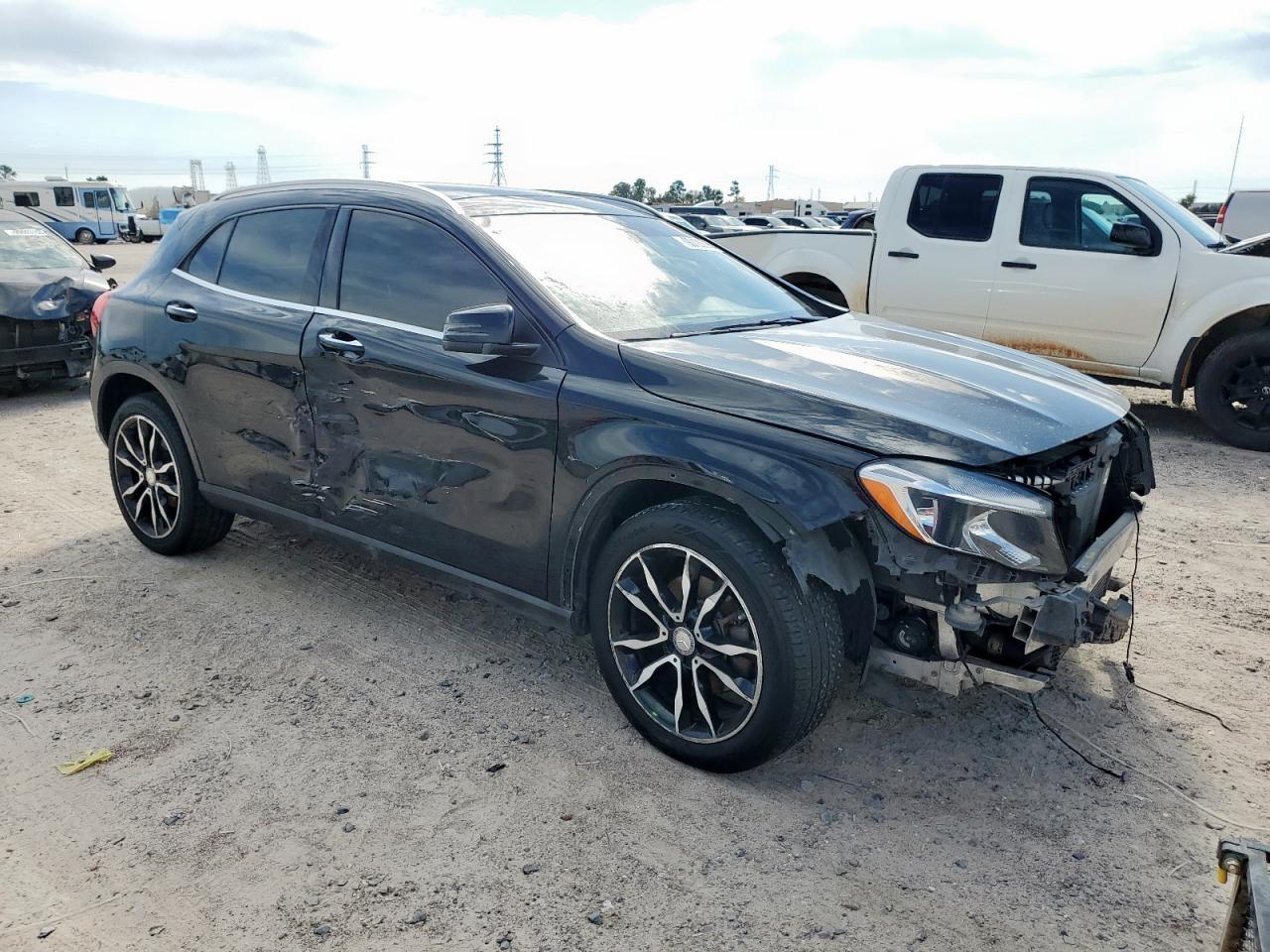 2016 MERCEDES-BENZ GLA-Class