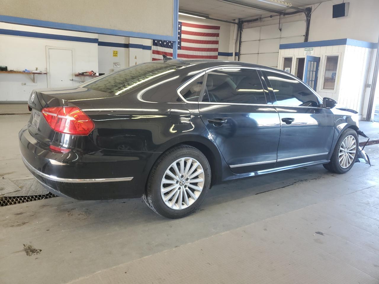 2016 VOLKSWAGEN Passat