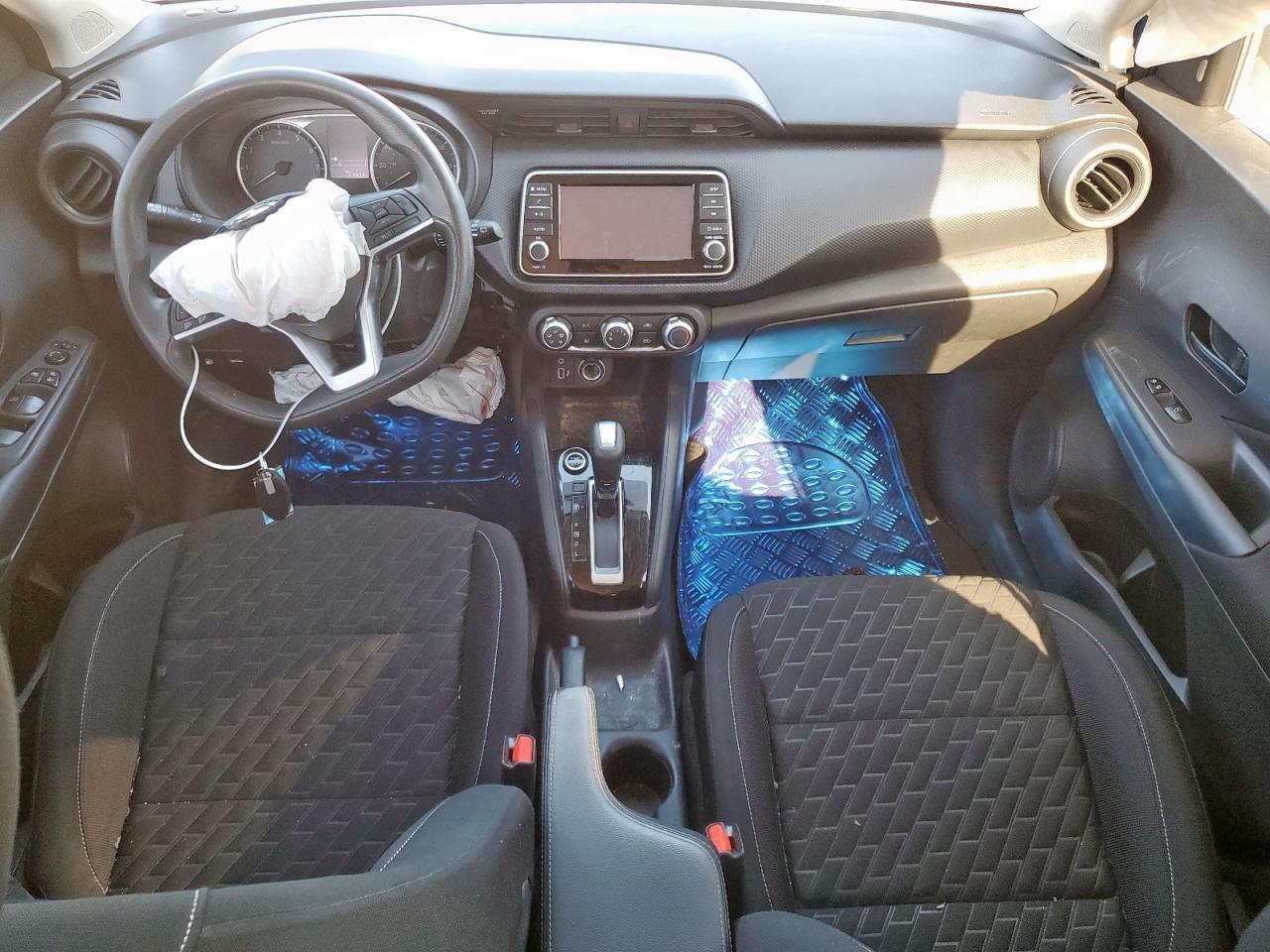 2021 NISSAN KICKS