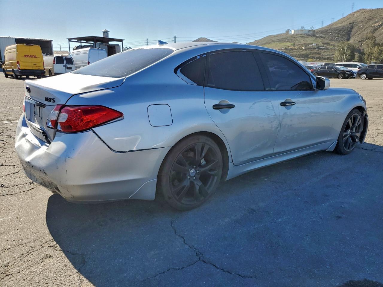 2011 INFINITI M37