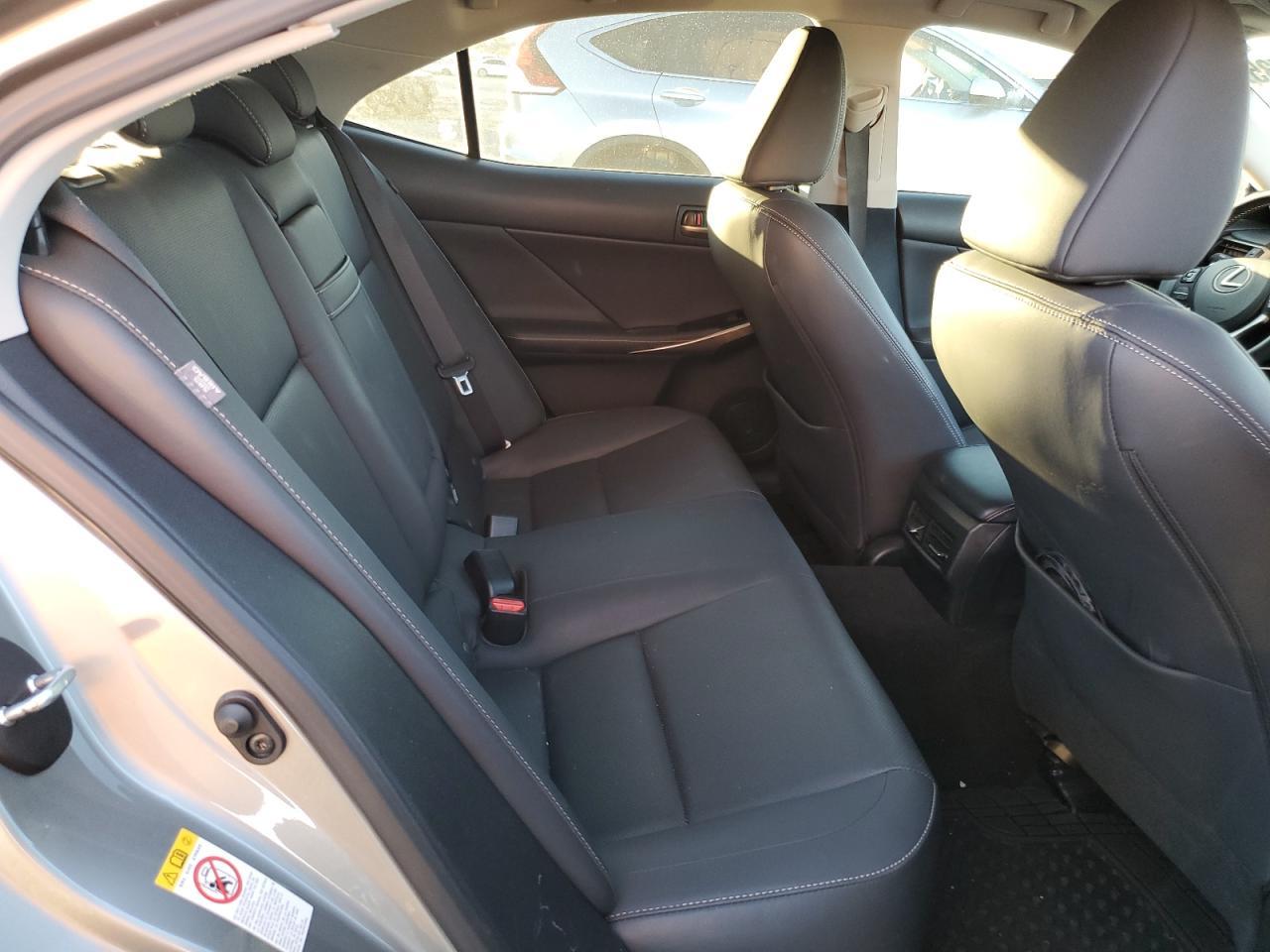 2018 LEXUS IS 300