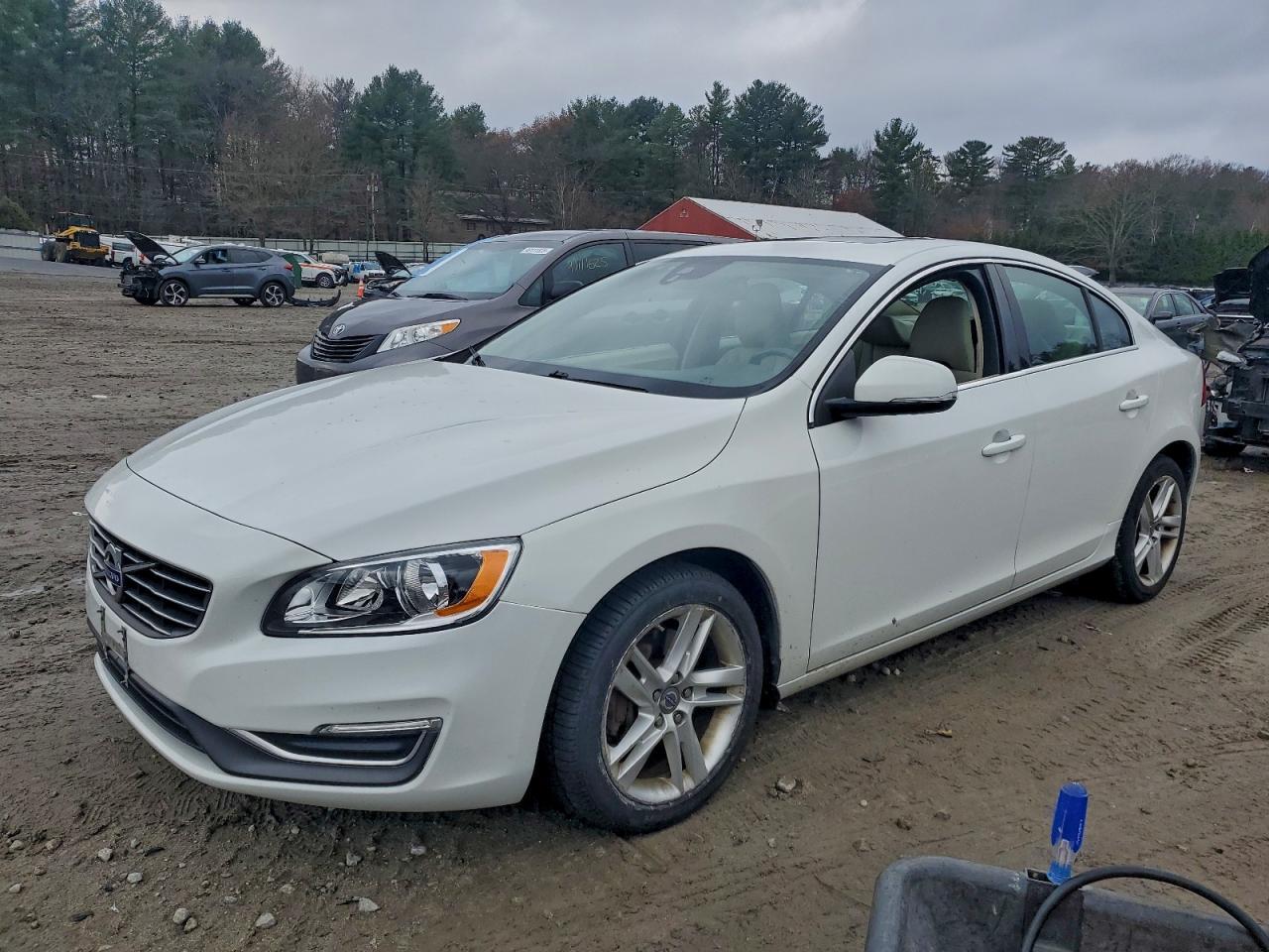 2015 VOLVO S60