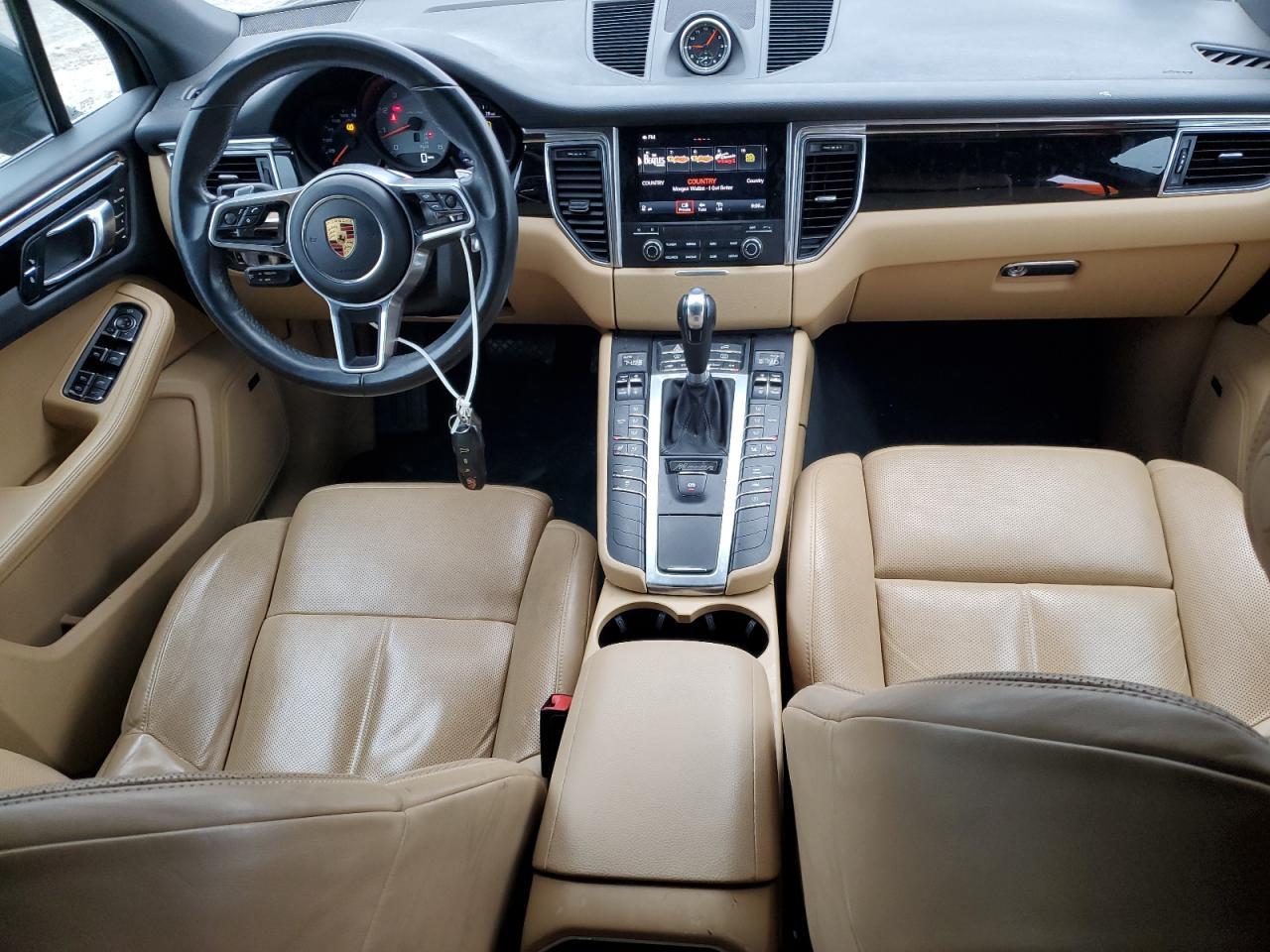 2017 PORSCHE Macan