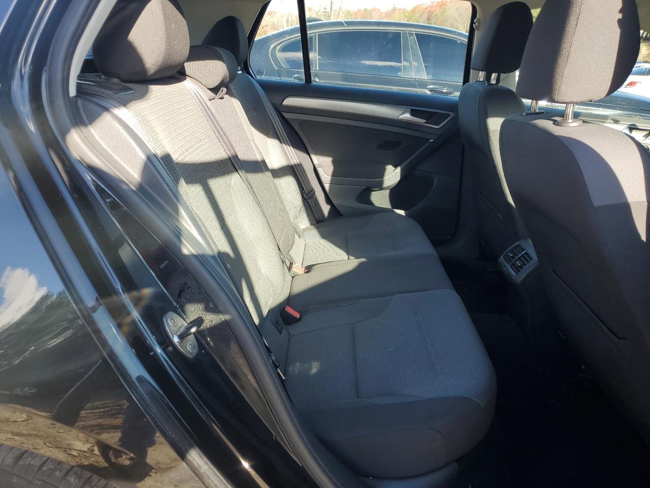 2016 VOLKSWAGEN GOLF