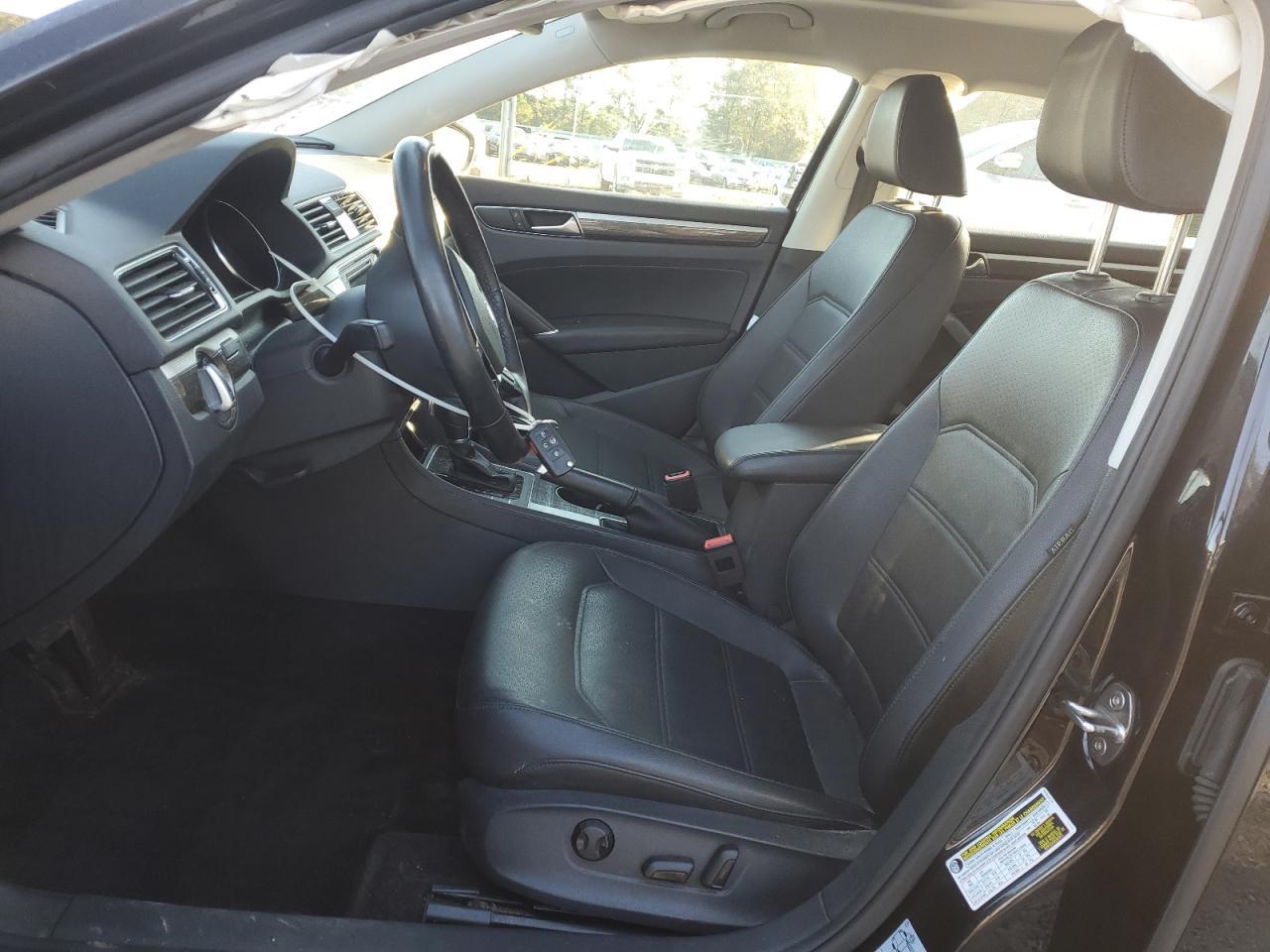 2018 VOLKSWAGEN Passat