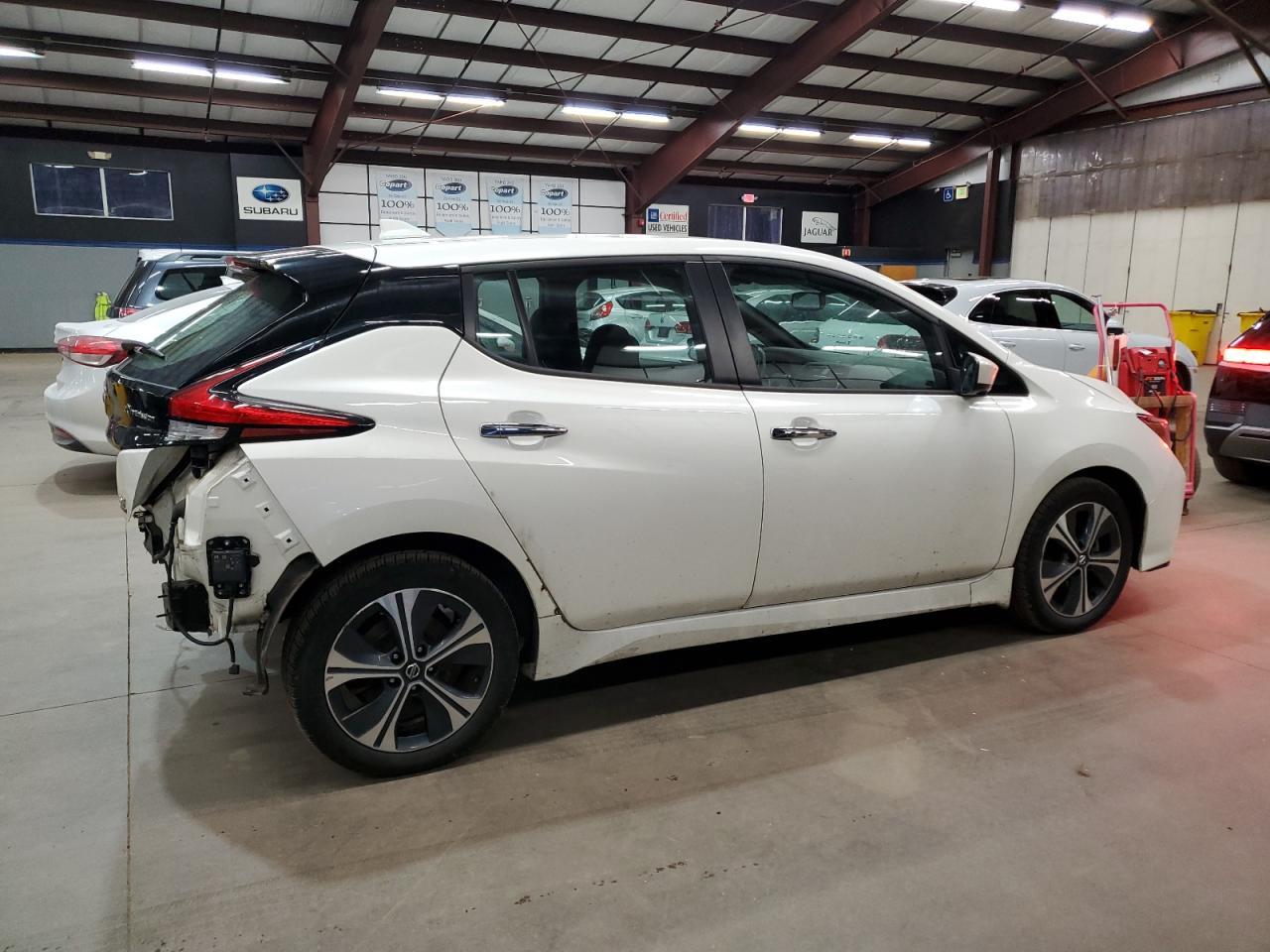 2022 NISSAN LEAF