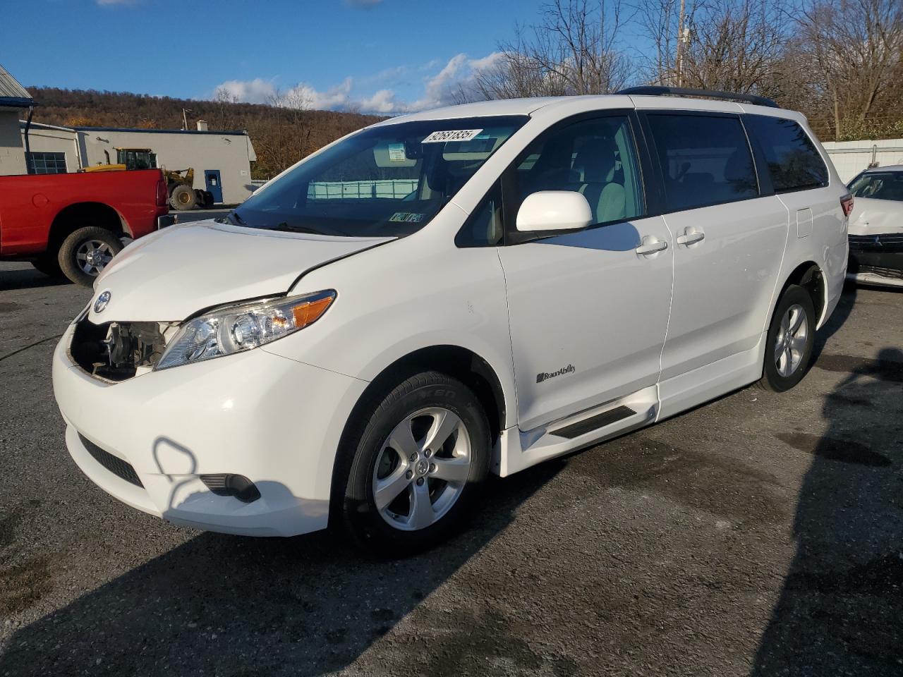 2015 TOYOTA SIENNA