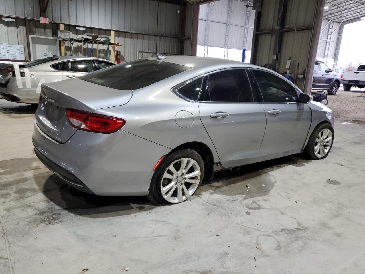 2016 CHRYSLER 200