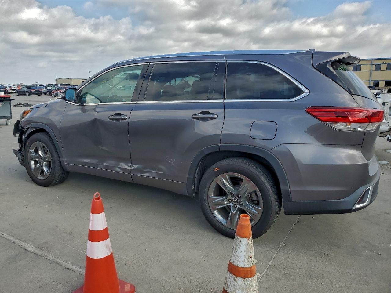 2019 TOYOTA HIGHLANDER