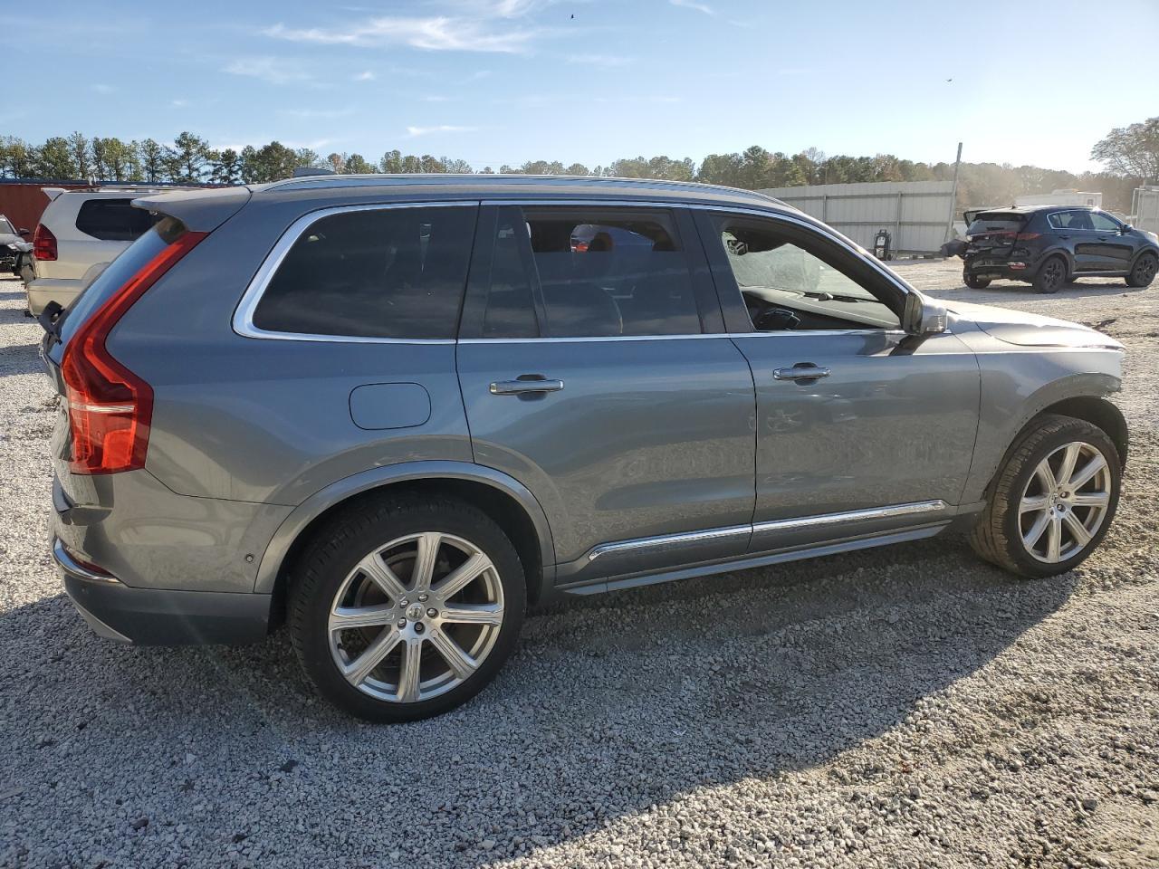 2017 VOLVO XC90