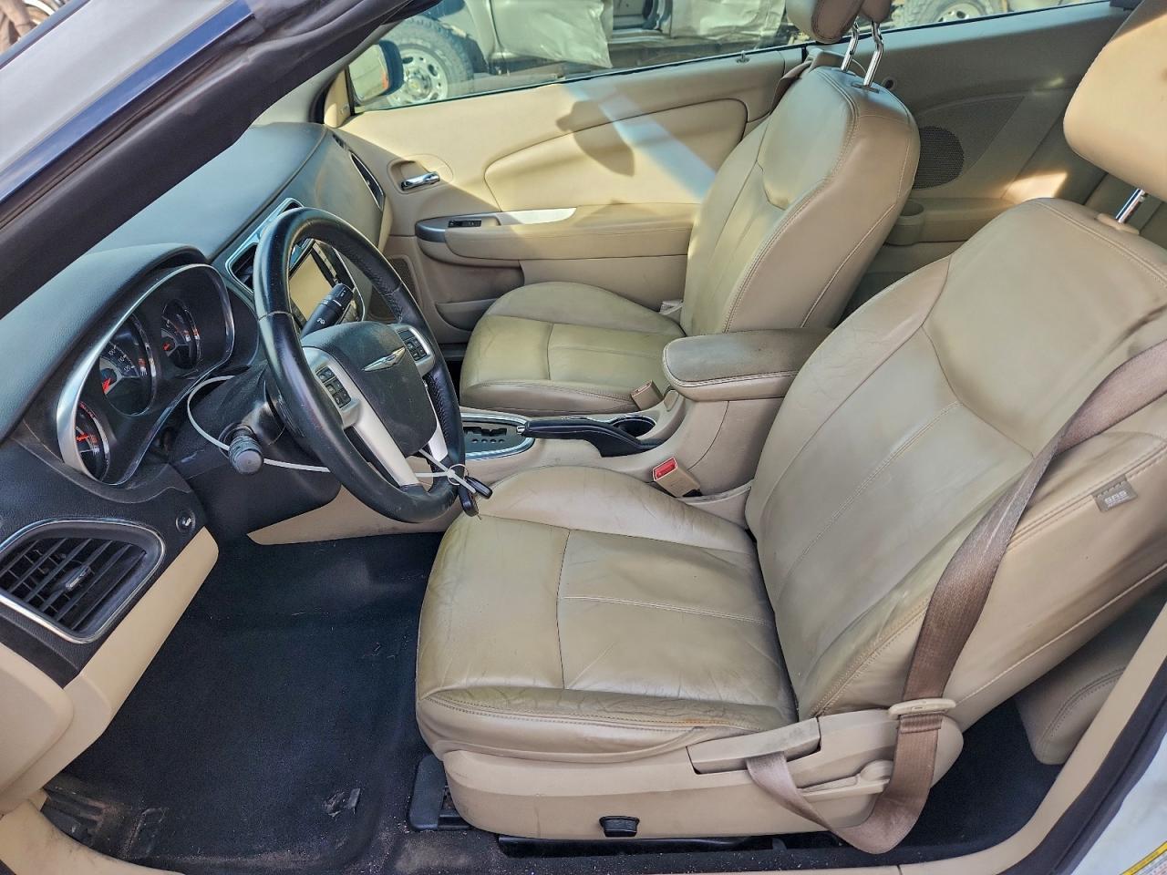 2014 CHRYSLER 200