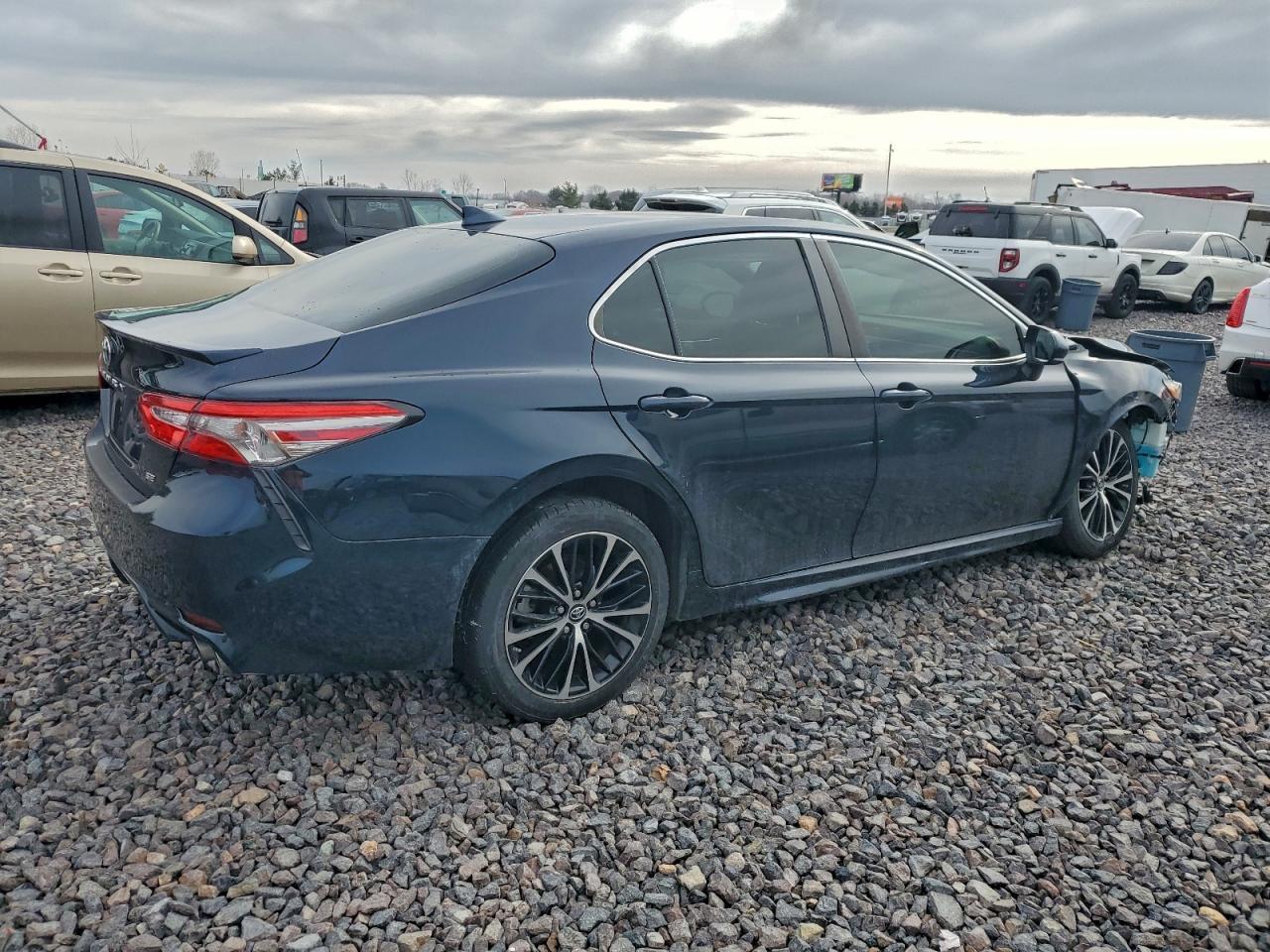 2019 TOYOTA CAMRY