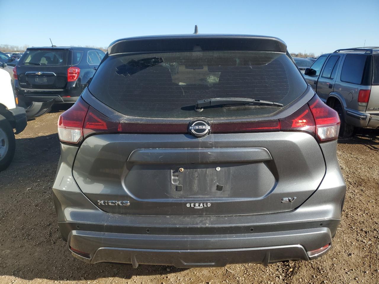 2022 NISSAN KICKS