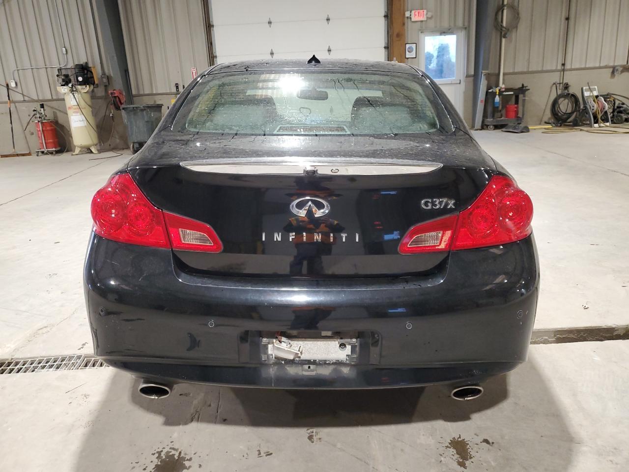 2013 INFINITI G37