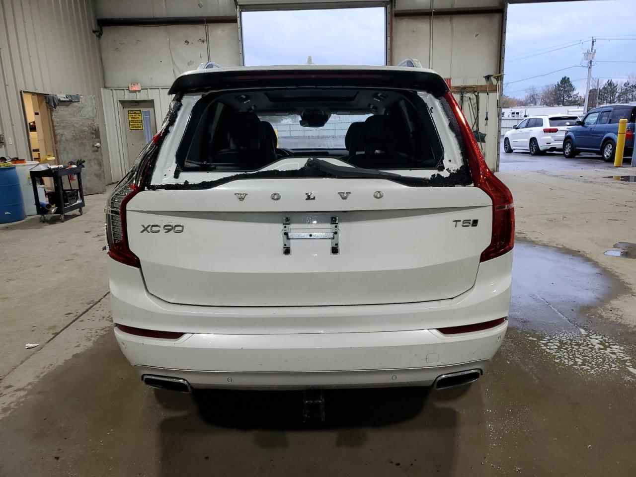 2016 VOLVO XC90