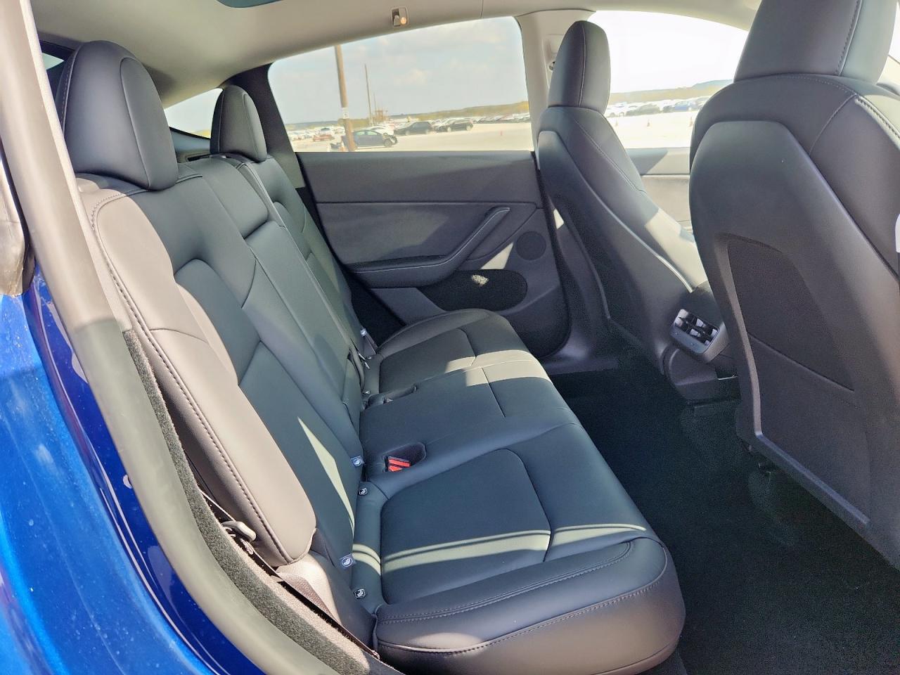 2025 TESLA MODEL Y