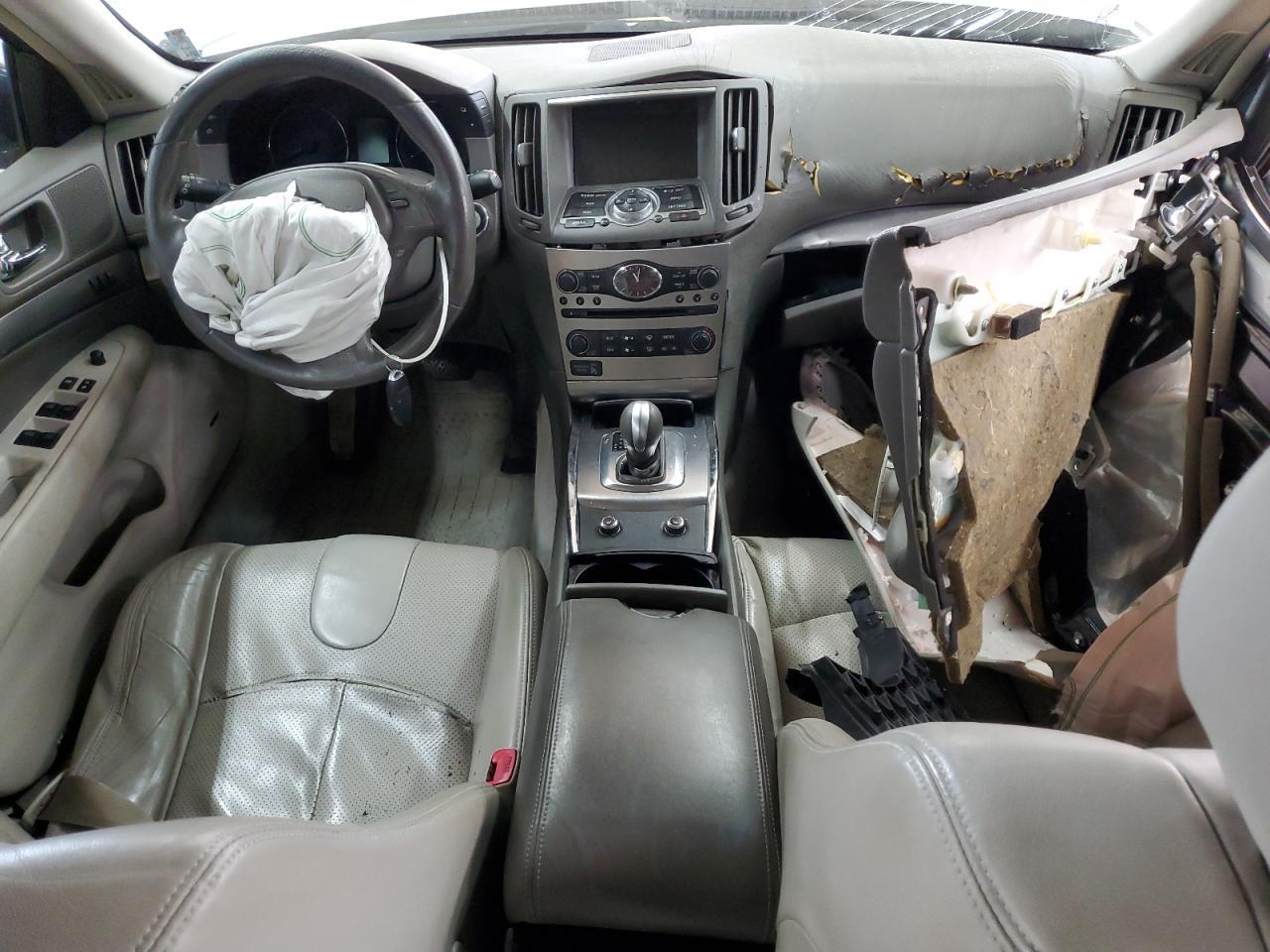 2011 INFINITI G37