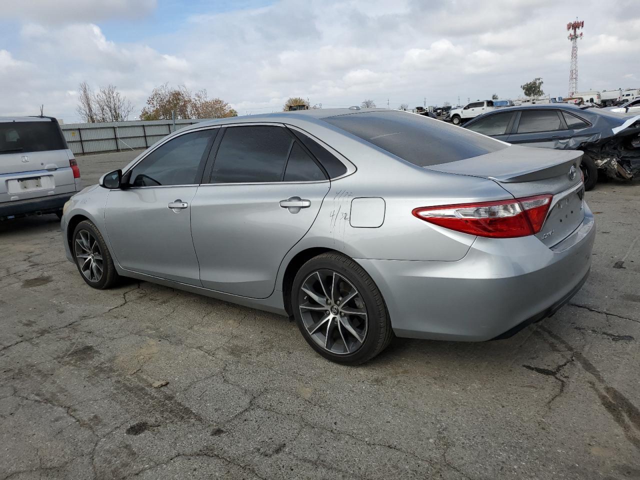 2016 TOYOTA CAMRY